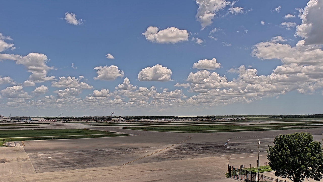 Thumbnail for current weather camera view from PrivateSky (R) Aviation Services Inc. in Fort Myers, Florida
