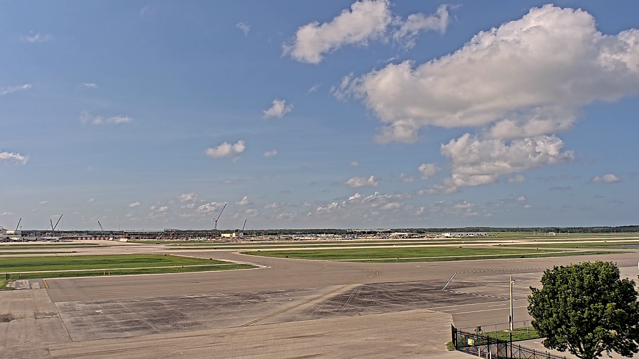Thumbnail for current weather camera view from PrivateSky (R) Aviation Services Inc. in Fort Myers, Florida