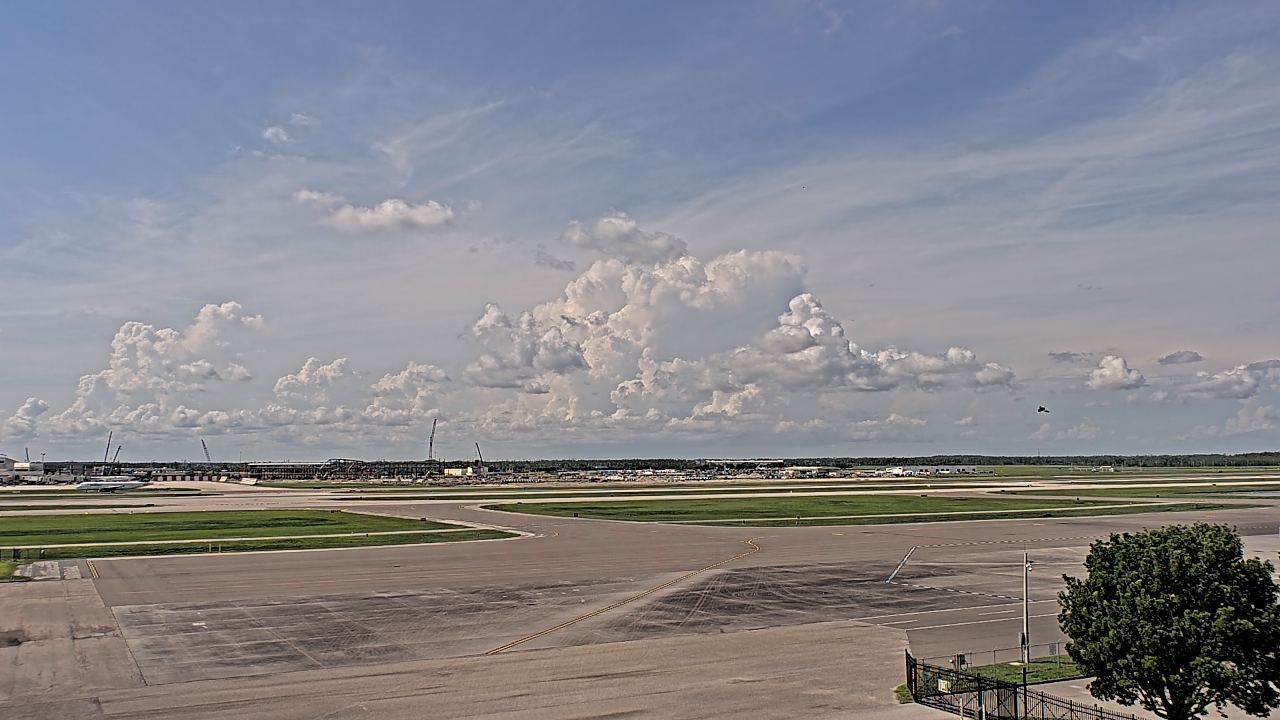 Thumbnail for current weather camera view from PrivateSky (R) Aviation Services Inc. in Fort Myers, Florida