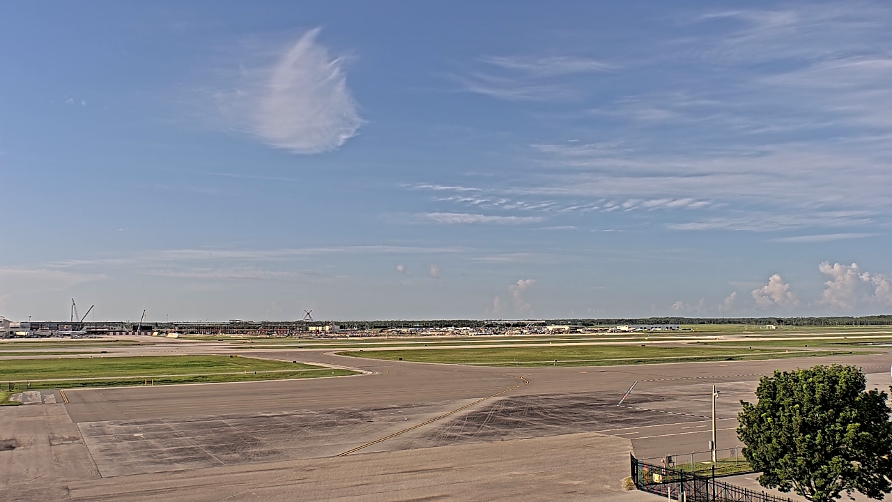 Thumbnail for current weather camera view from PrivateSky (R) Aviation Services Inc. in Fort Myers, Florida