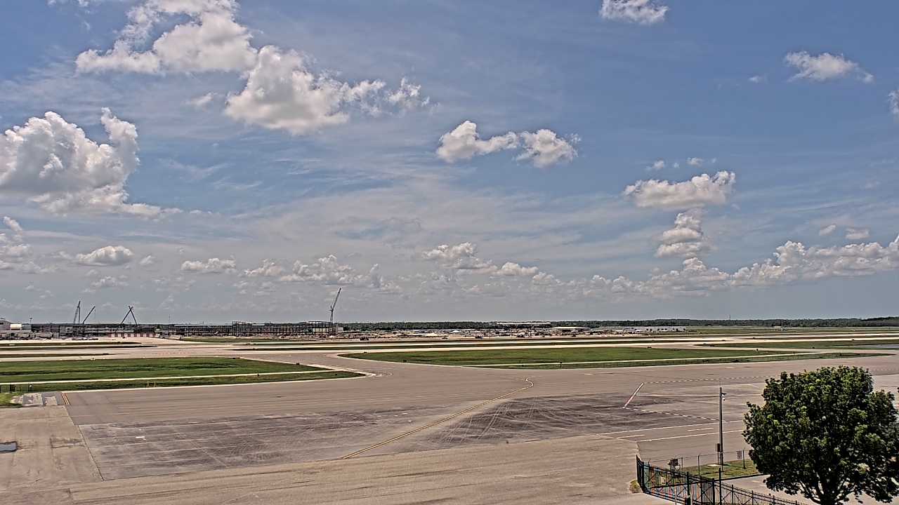 Thumbnail for current weather camera view from PrivateSky (R) Aviation Services Inc. in Fort Myers, Florida