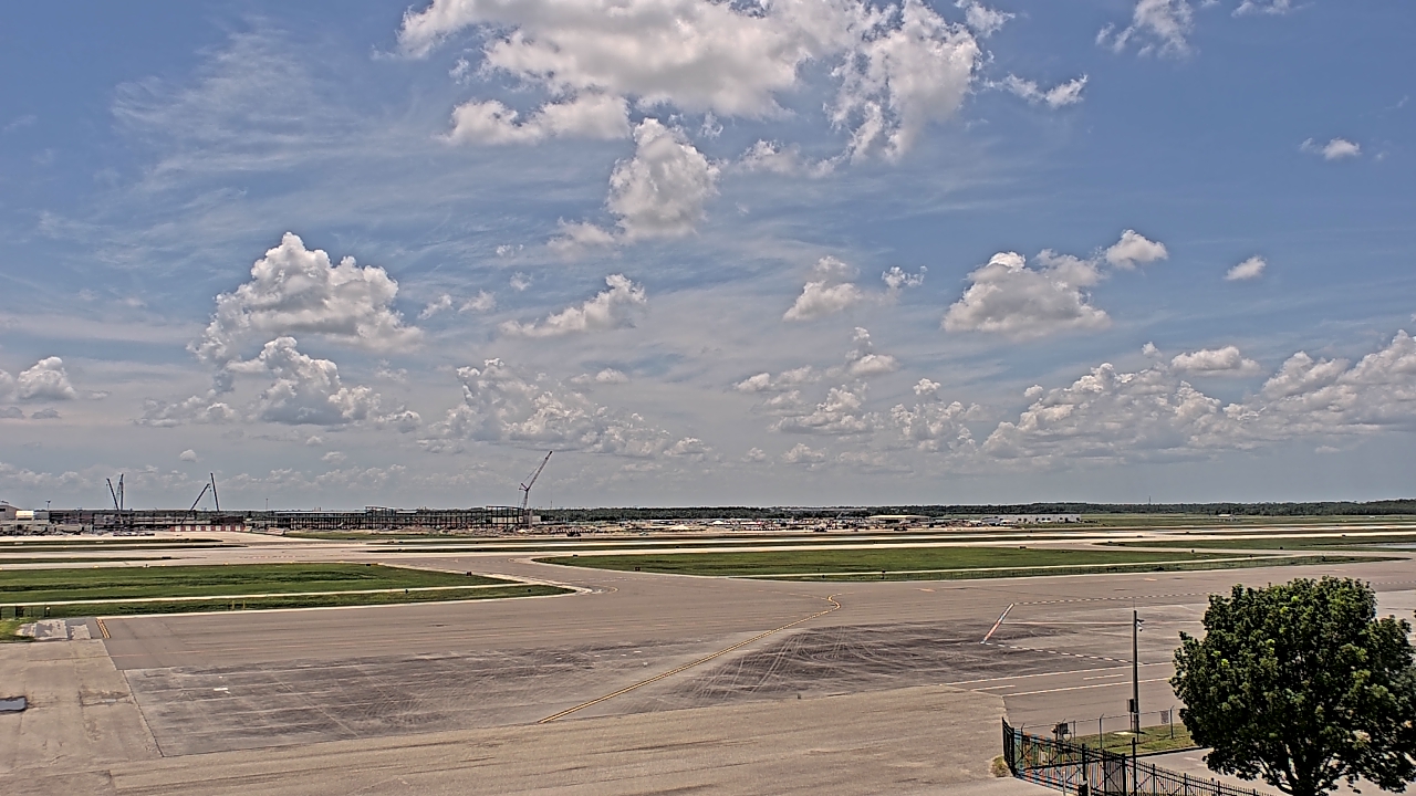 Thumbnail for current weather camera view from PrivateSky (R) Aviation Services Inc. in Fort Myers, Florida