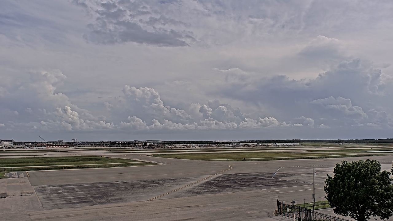 Thumbnail for current weather camera view from PrivateSky (R) Aviation Services Inc. in Fort Myers, Florida