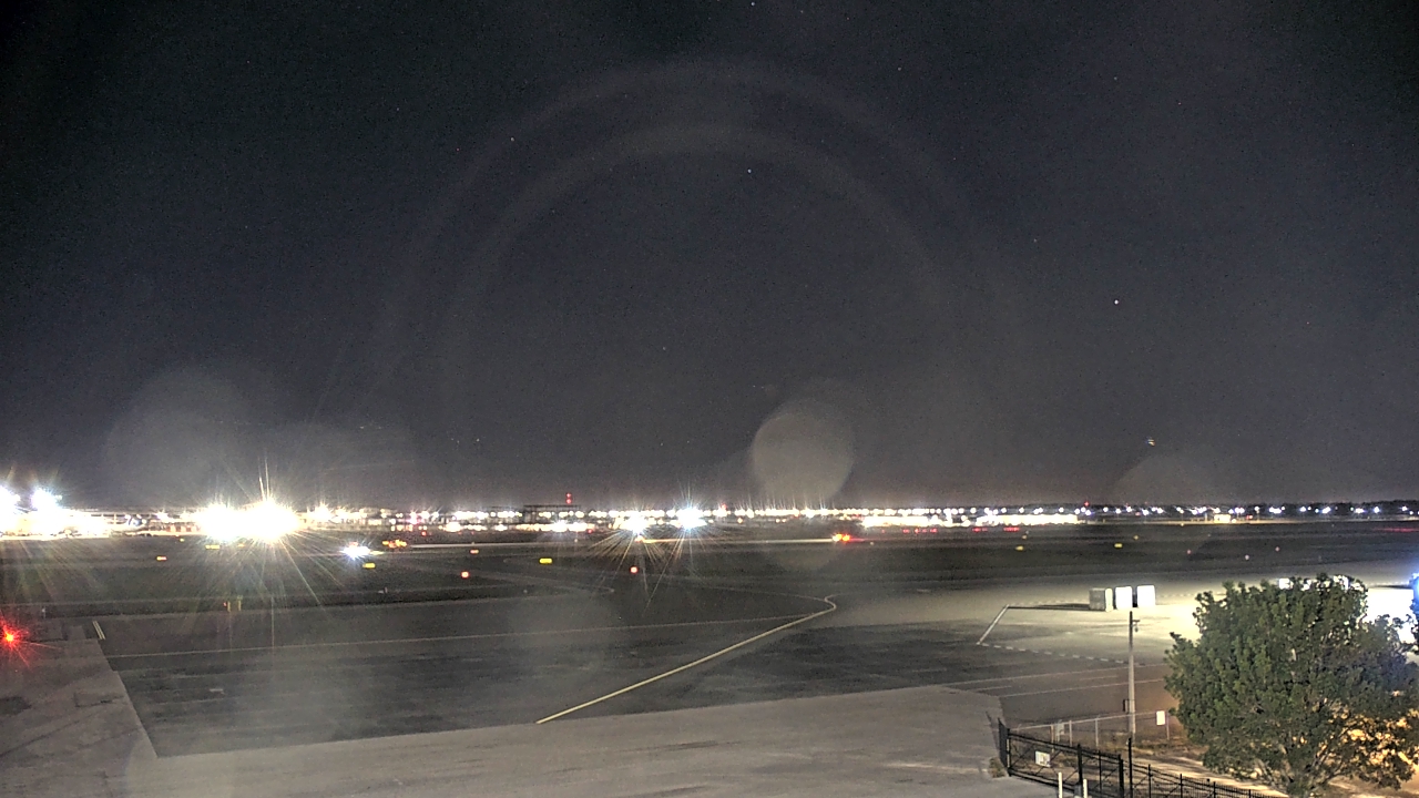 Thumbnail for current weather camera view from PrivateSky (R) Aviation Services Inc. in Fort Myers, Florida