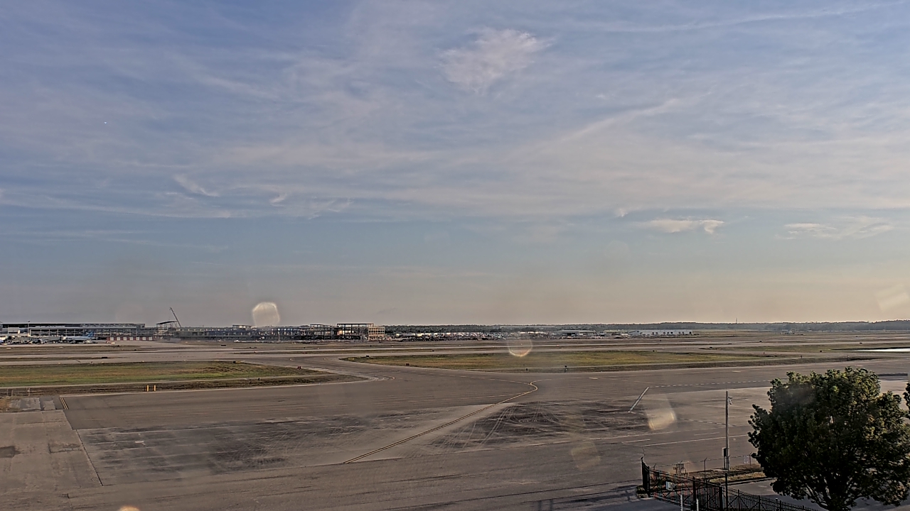 Thumbnail for current weather camera view from PrivateSky (R) Aviation Services Inc. in Fort Myers, Florida