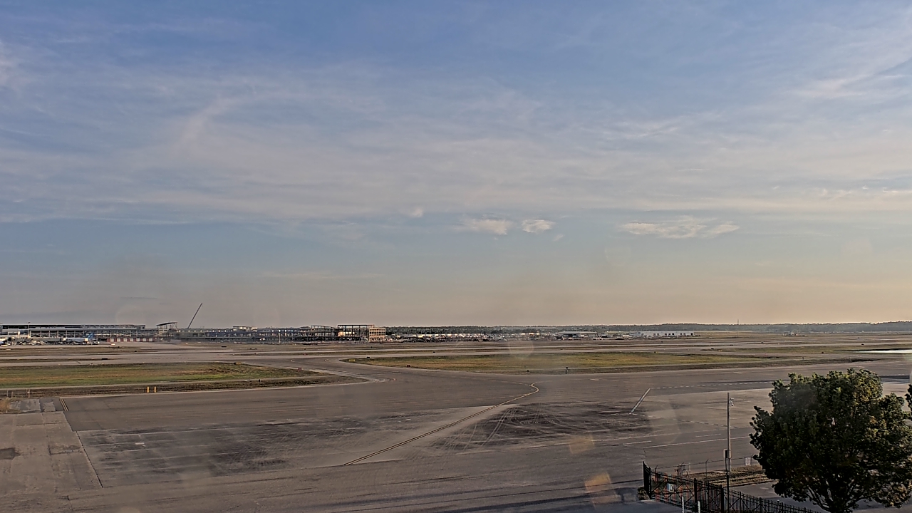 Thumbnail for current weather camera view from PrivateSky (R) Aviation Services Inc. in Fort Myers, Florida