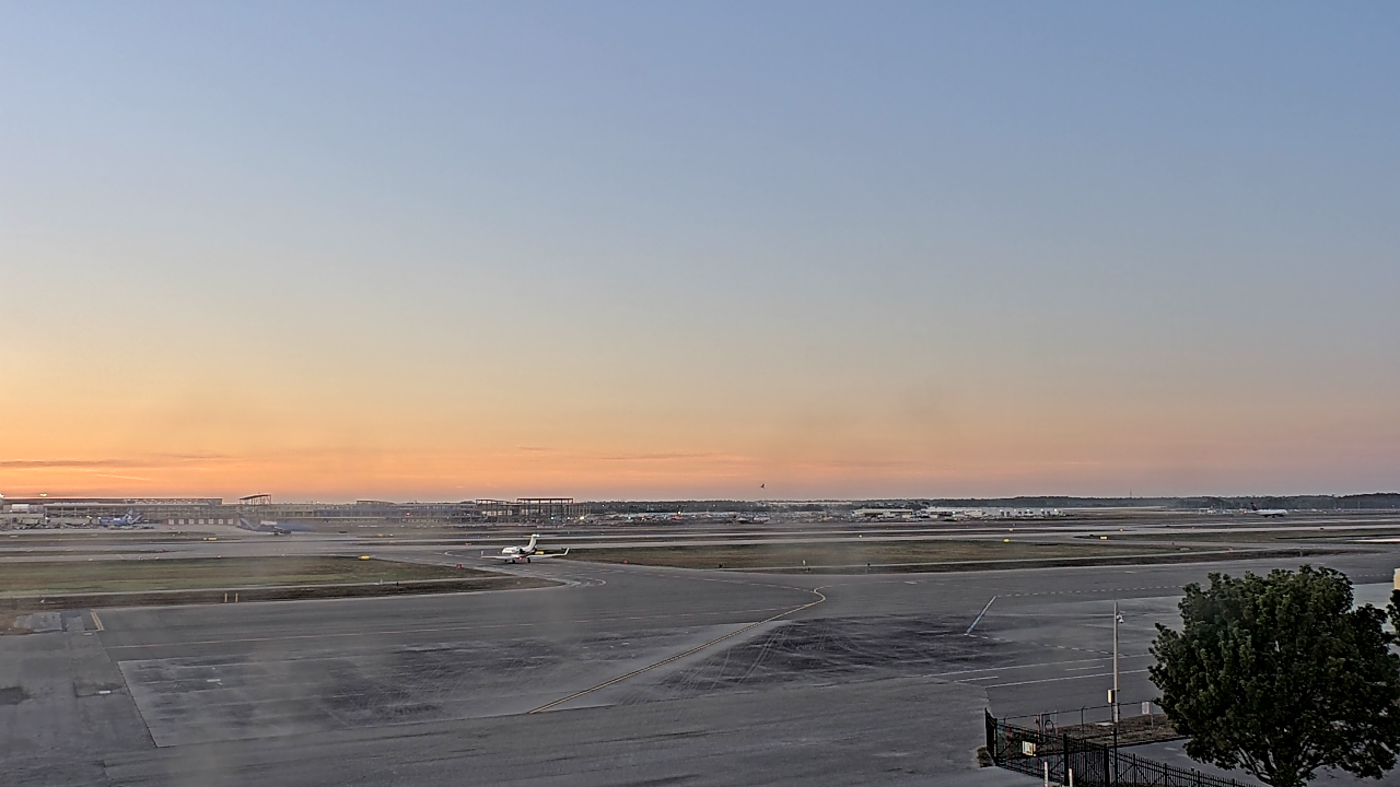 Thumbnail for current weather camera view from PrivateSky (R) Aviation Services Inc. in Fort Myers, Florida