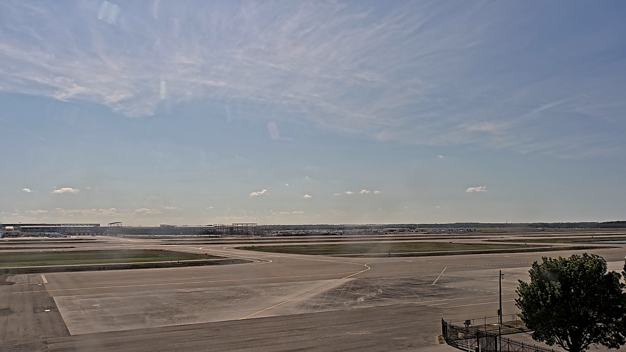 Thumbnail for current weather camera view from PrivateSky (R) Aviation Services Inc. in Fort Myers, Florida