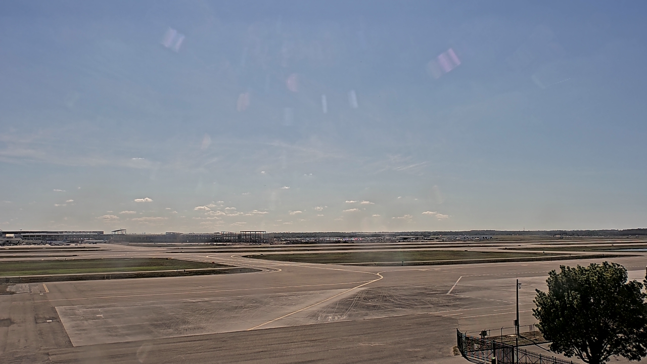 Thumbnail for current weather camera view from PrivateSky (R) Aviation Services Inc. in Fort Myers, Florida