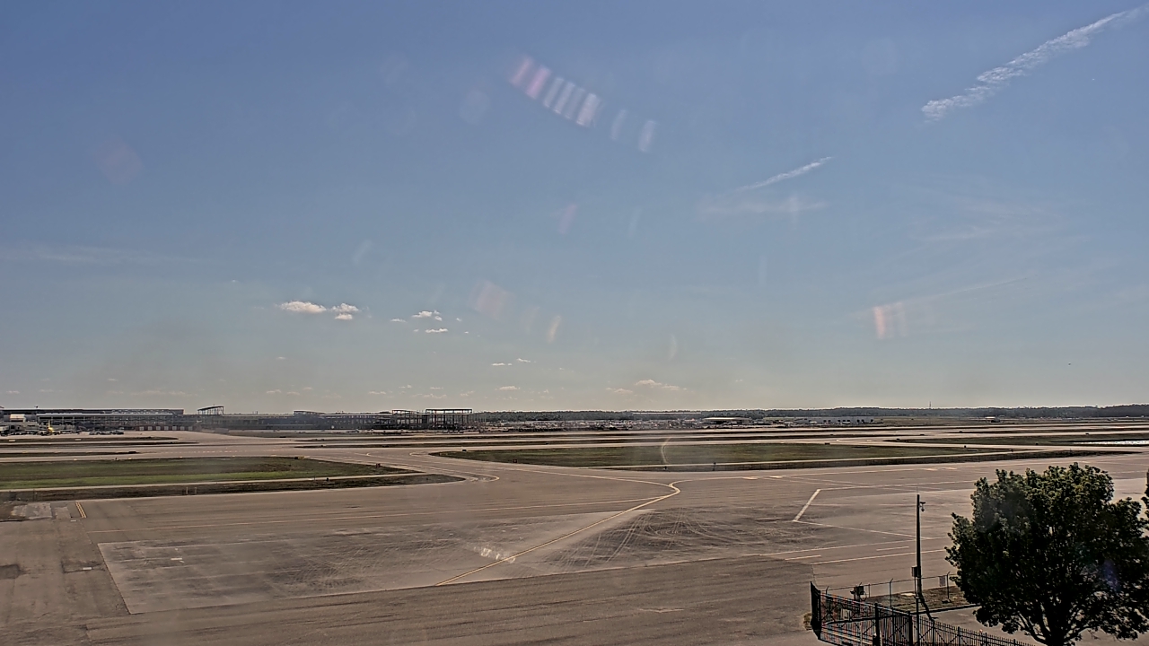 Thumbnail for current weather camera view from PrivateSky (R) Aviation Services Inc. in Fort Myers, Florida