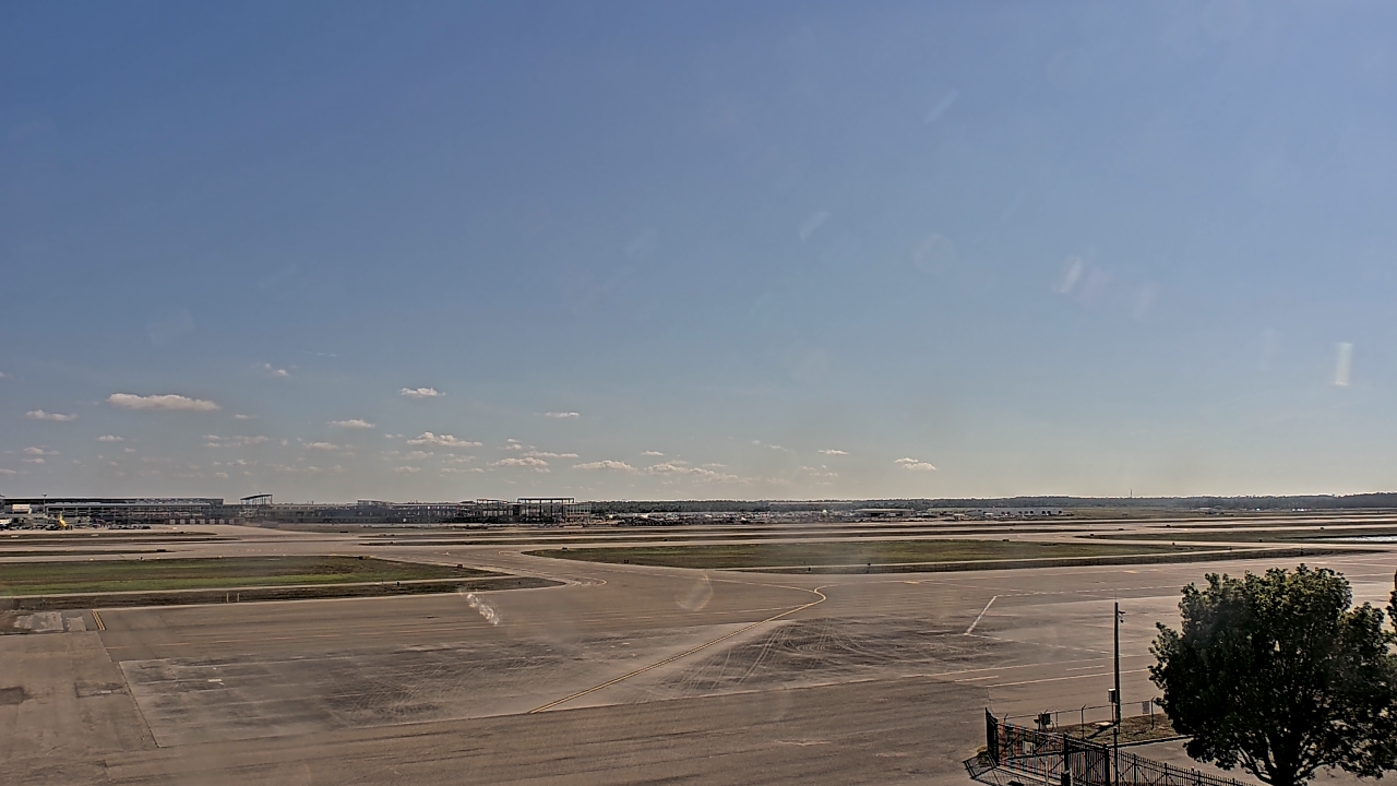 Thumbnail for current weather camera view from PrivateSky (R) Aviation Services Inc. in Fort Myers, Florida