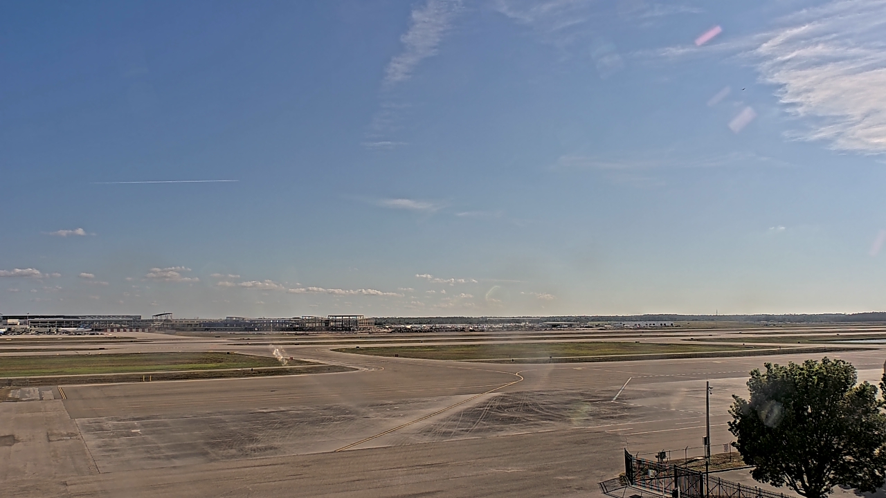 Thumbnail for current weather camera view from PrivateSky (R) Aviation Services Inc. in Fort Myers, Florida