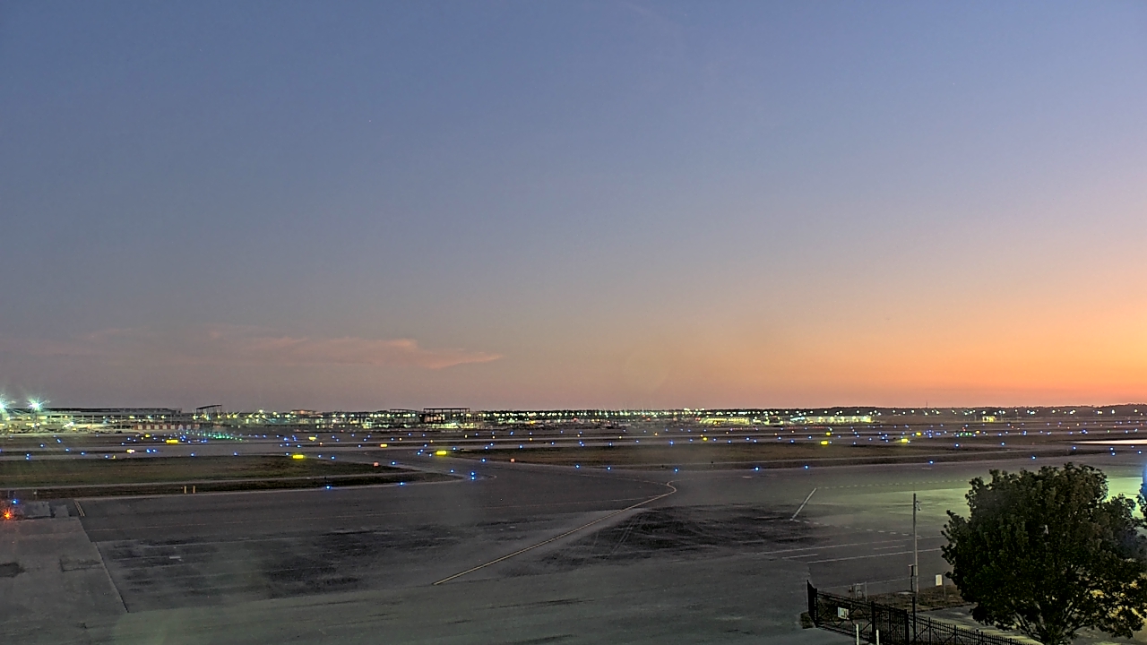 Thumbnail for current weather camera view from PrivateSky (R) Aviation Services Inc. in Fort Myers, Florida