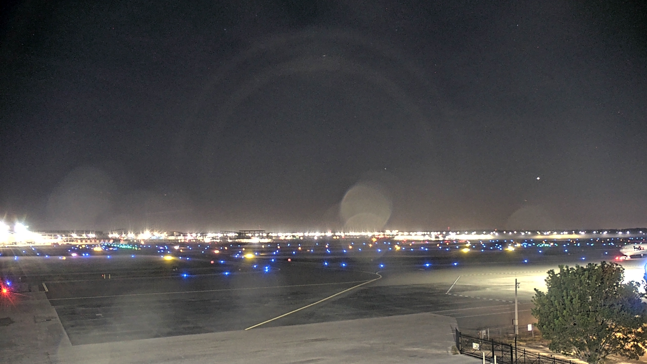 Thumbnail for current weather camera view from PrivateSky (R) Aviation Services Inc. in Fort Myers, Florida