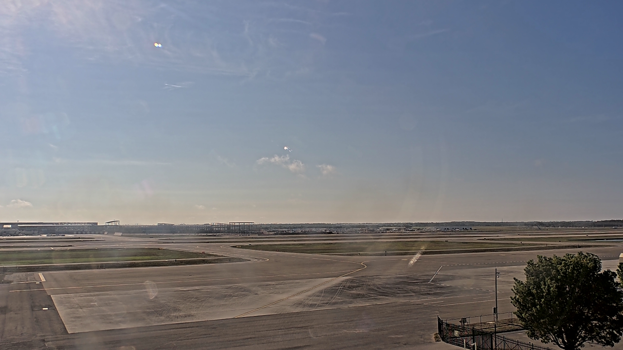 Thumbnail for current weather camera view from PrivateSky (R) Aviation Services Inc. in Fort Myers, Florida