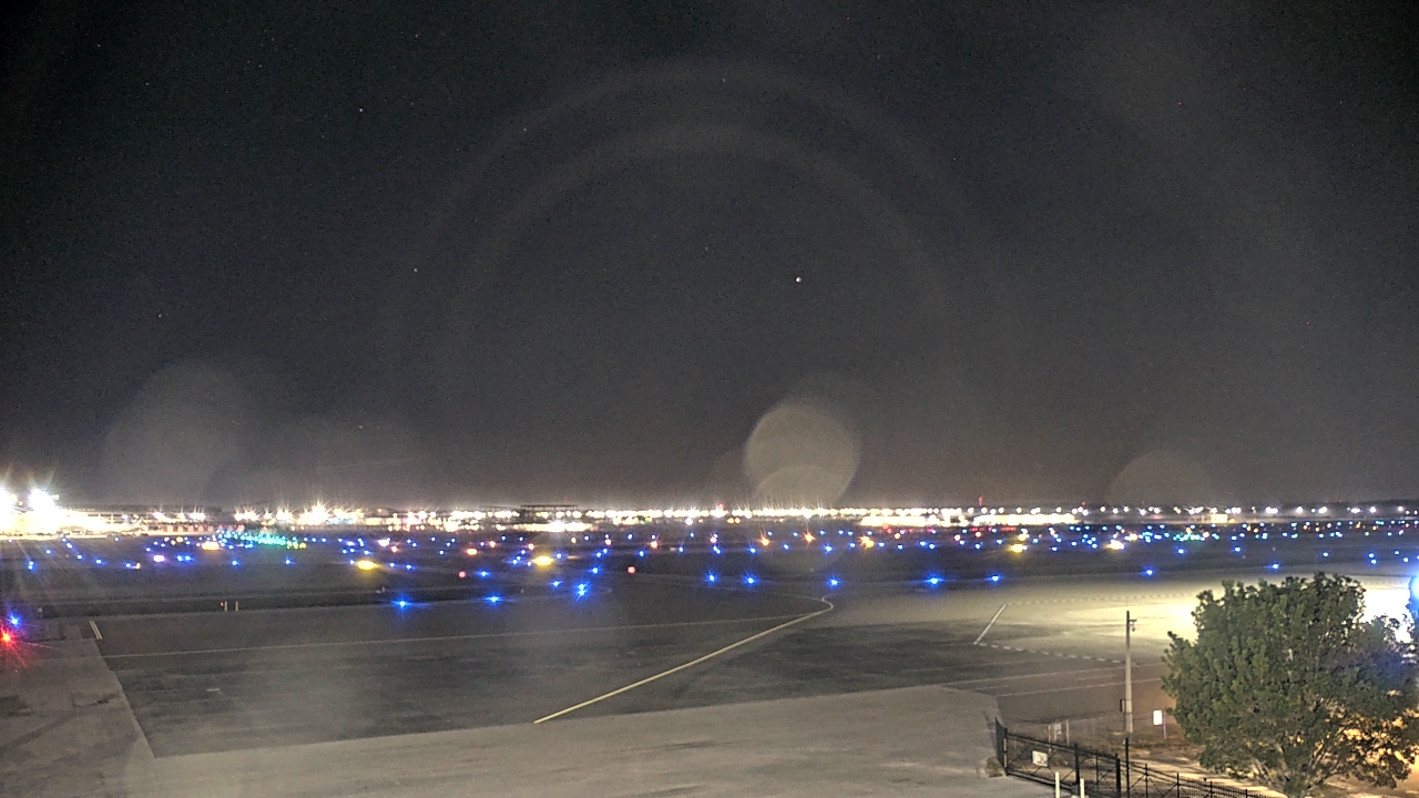 Thumbnail for current weather camera view from PrivateSky (R) Aviation Services Inc. in Fort Myers, Florida