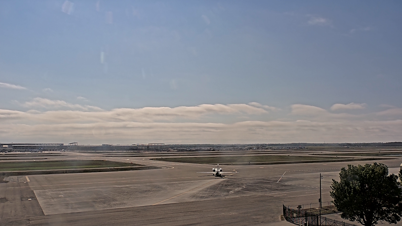 Thumbnail for current weather camera view from PrivateSky (R) Aviation Services Inc. in Fort Myers, Florida