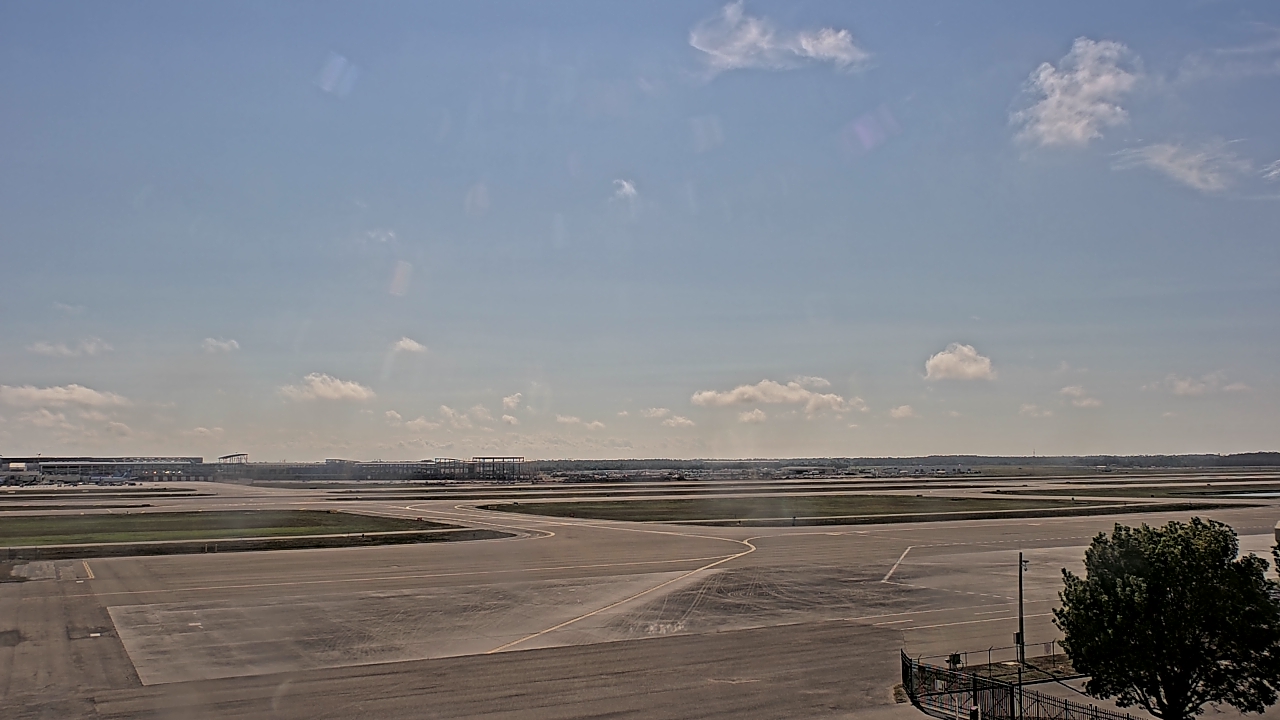 Thumbnail for current weather camera view from PrivateSky (R) Aviation Services Inc. in Fort Myers, Florida