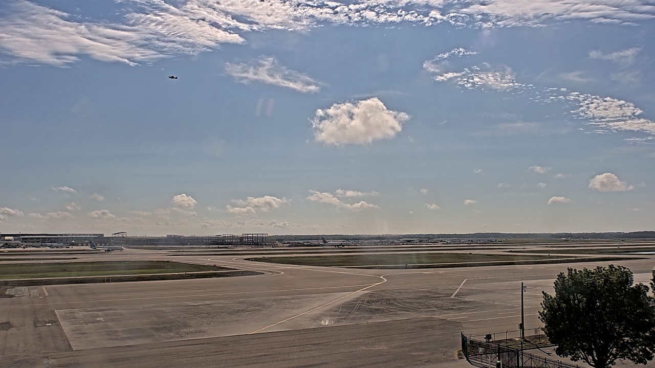 Thumbnail for current weather camera view from PrivateSky (R) Aviation Services Inc. in Fort Myers, Florida