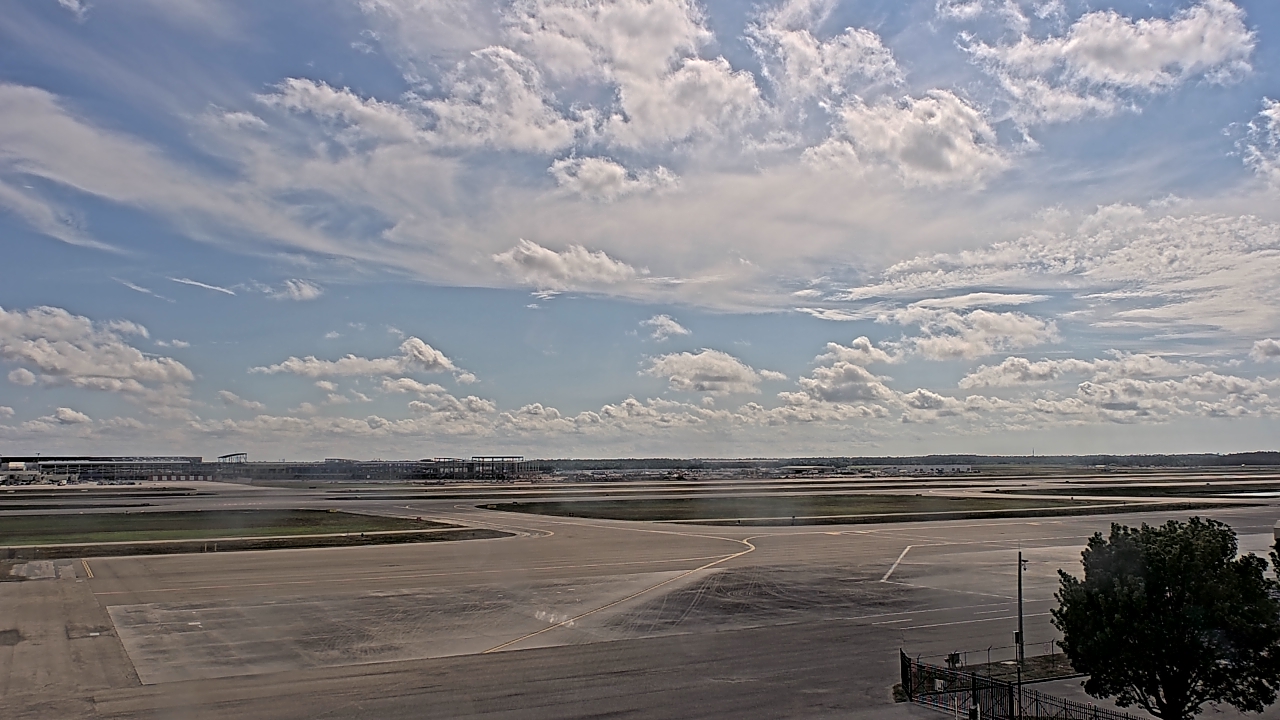 Thumbnail for current weather camera view from PrivateSky (R) Aviation Services Inc. in Fort Myers, Florida