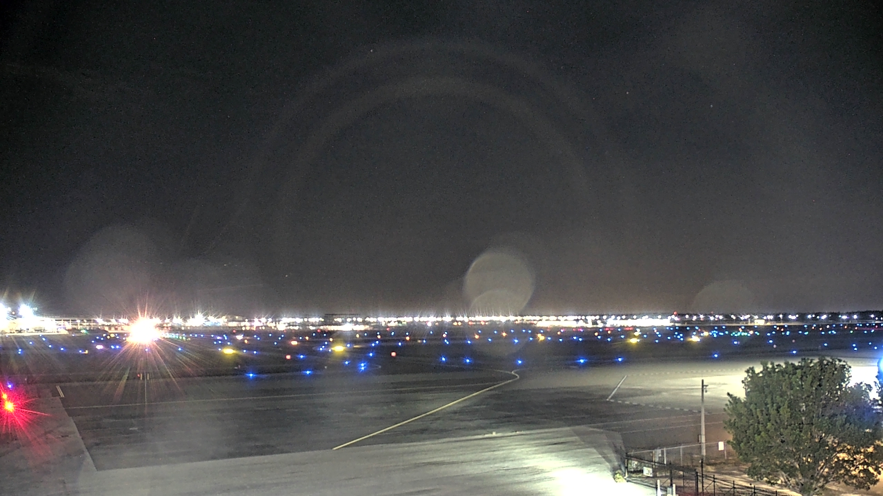 Thumbnail for current weather camera view from PrivateSky (R) Aviation Services Inc. in Fort Myers, Florida