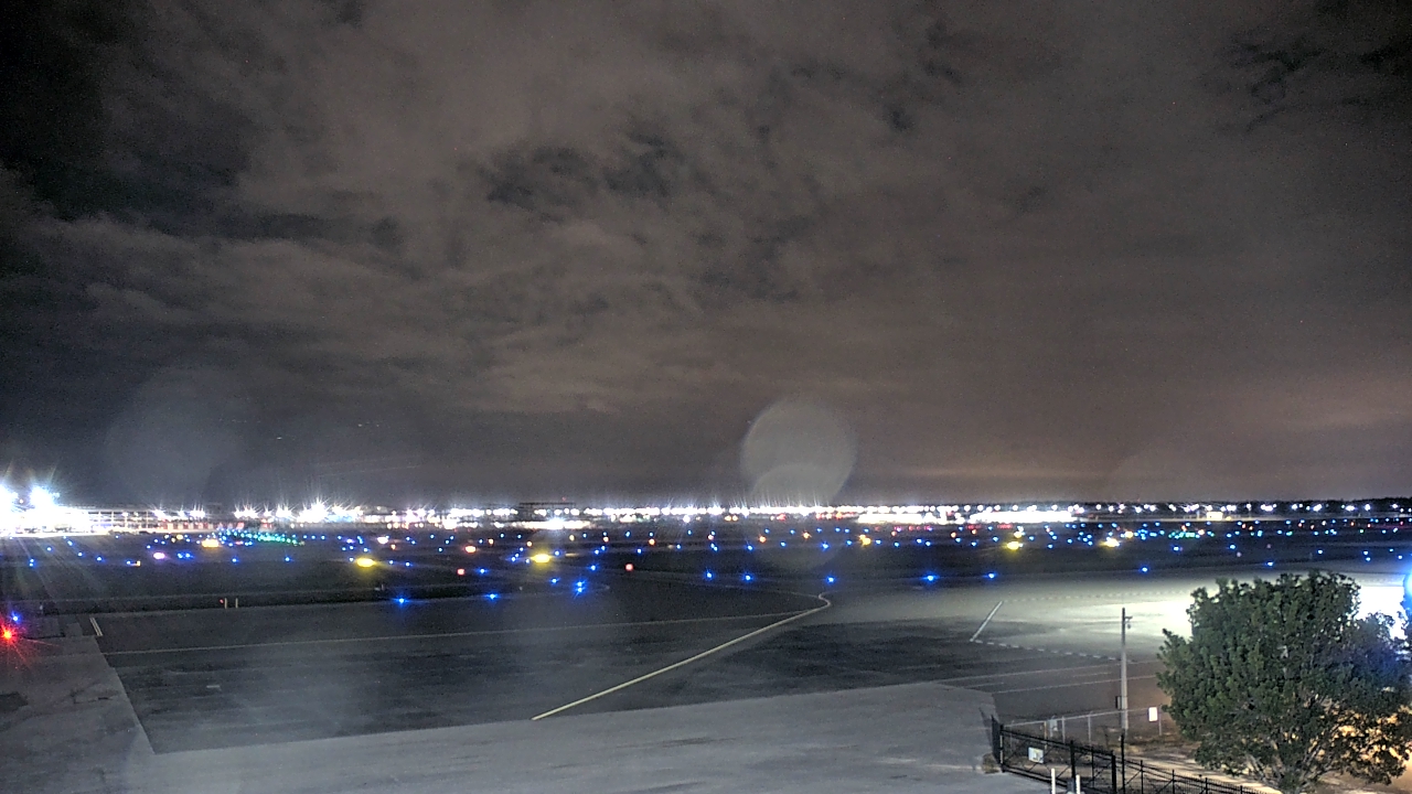 Thumbnail for current weather camera view from PrivateSky (R) Aviation Services Inc. in Fort Myers, Florida