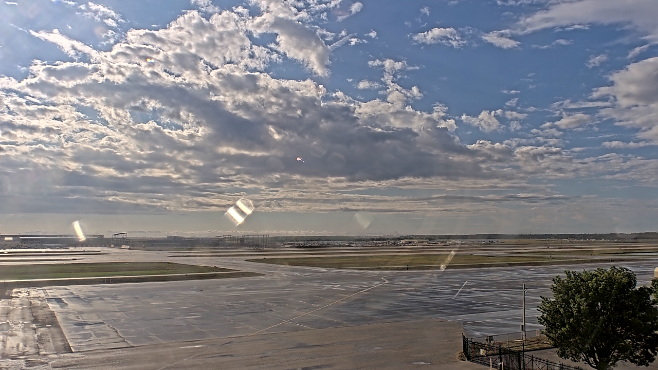 Thumbnail for current weather camera view from PrivateSky (R) Aviation Services Inc. in Fort Myers, Florida