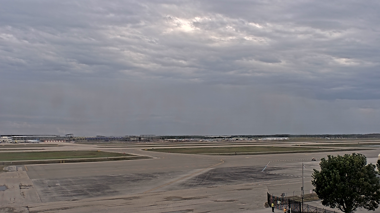 Thumbnail for current weather camera view from PrivateSky (R) Aviation Services Inc. in Fort Myers, Florida