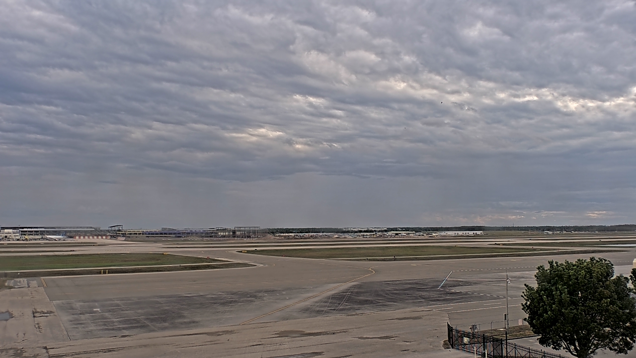 Thumbnail for current weather camera view from PrivateSky (R) Aviation Services Inc. in Fort Myers, Florida