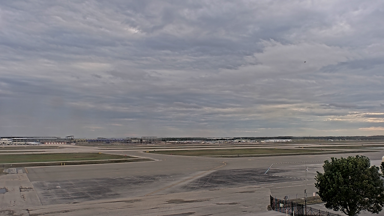 Thumbnail for current weather camera view from PrivateSky (R) Aviation Services Inc. in Fort Myers, Florida