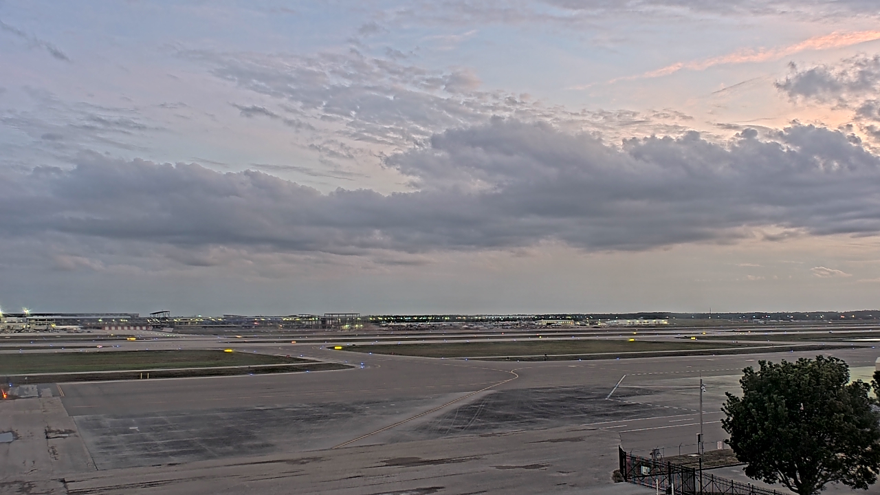 Thumbnail for current weather camera view from PrivateSky (R) Aviation Services Inc. in Fort Myers, Florida
