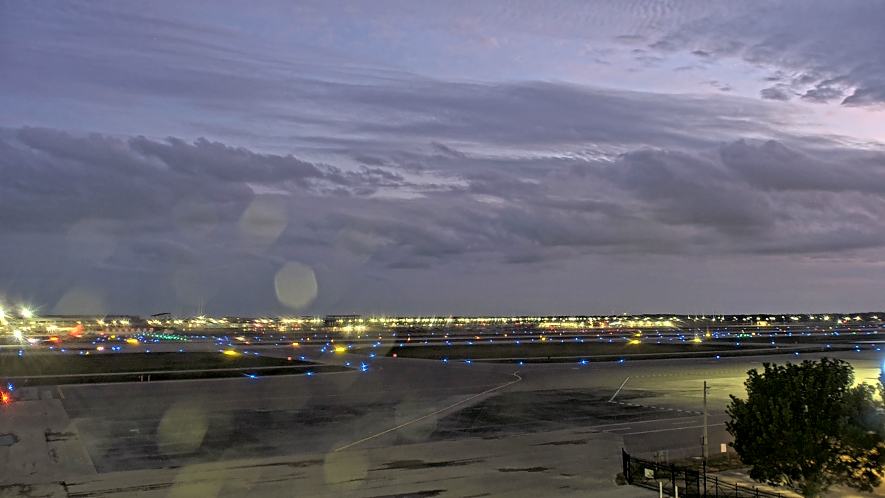 Thumbnail for current weather camera view from PrivateSky (R) Aviation Services Inc. in Fort Myers, Florida