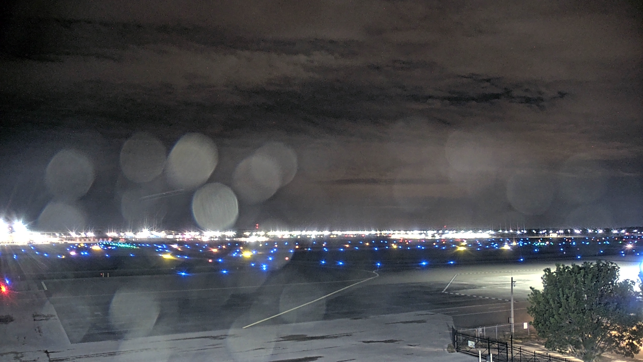 Thumbnail for current weather camera view from PrivateSky (R) Aviation Services Inc. in Fort Myers, Florida