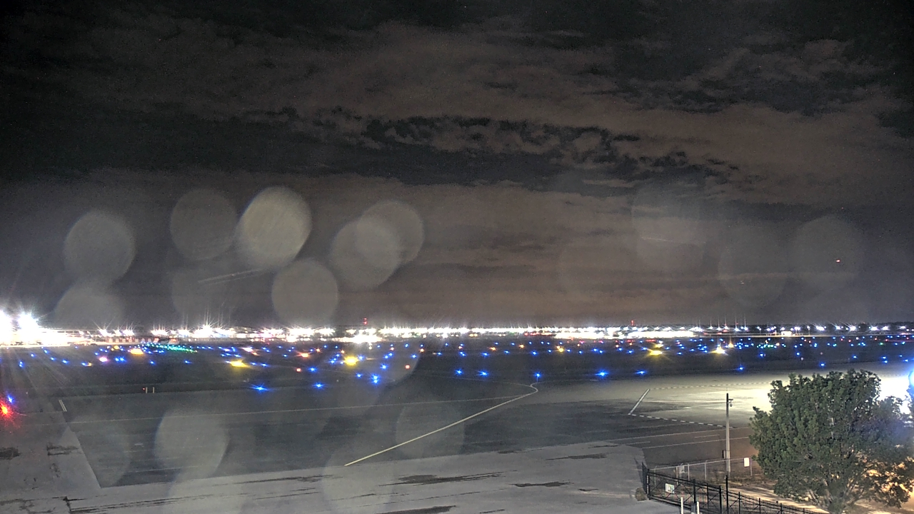 Thumbnail for current weather camera view from PrivateSky (R) Aviation Services Inc. in Fort Myers, Florida