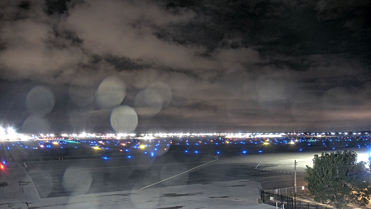 Thumbnail for current weather camera view from PrivateSky (R) Aviation Services Inc. in Fort Myers, Florida