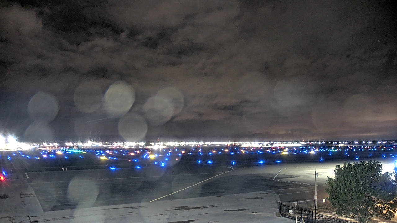 Thumbnail for current weather camera view from PrivateSky (R) Aviation Services Inc. in Fort Myers, Florida