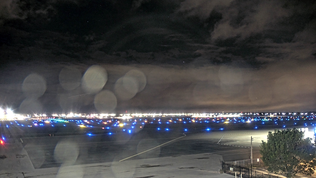 Thumbnail for current weather camera view from PrivateSky (R) Aviation Services Inc. in Fort Myers, Florida