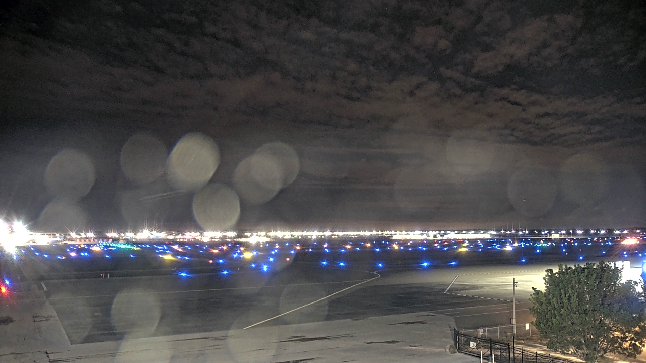 Thumbnail for current weather camera view from PrivateSky (R) Aviation Services Inc. in Fort Myers, Florida