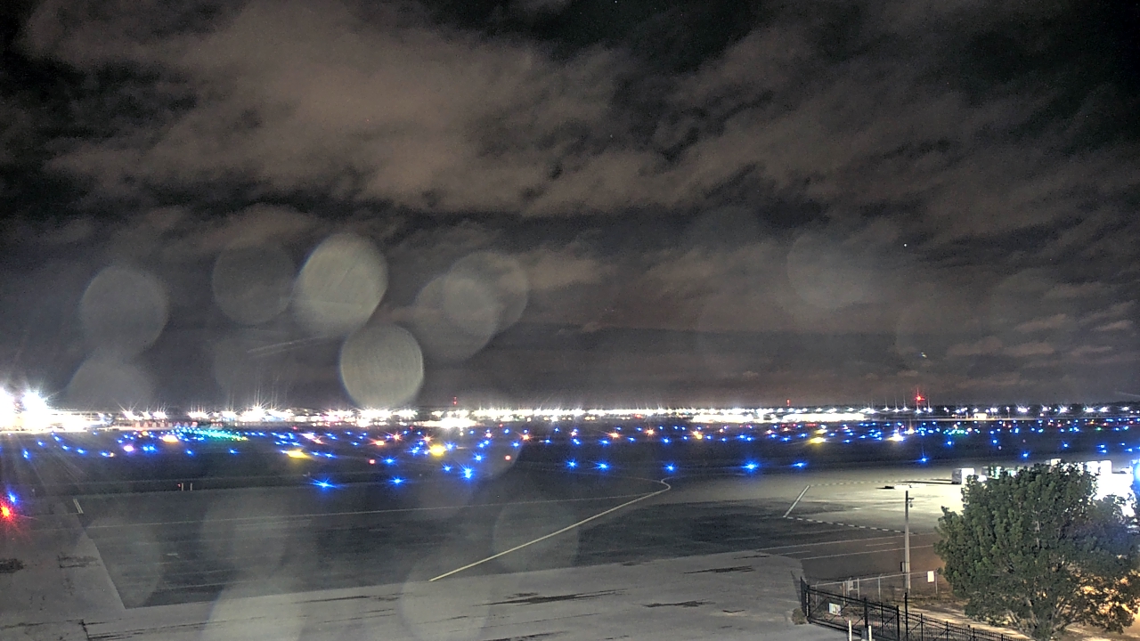 Thumbnail for current weather camera view from PrivateSky (R) Aviation Services Inc. in Fort Myers, Florida