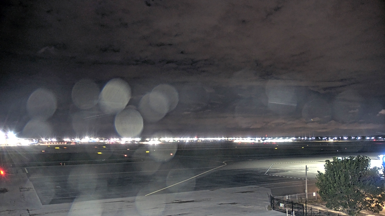 Thumbnail for current weather camera view from PrivateSky (R) Aviation Services Inc. in Fort Myers, Florida