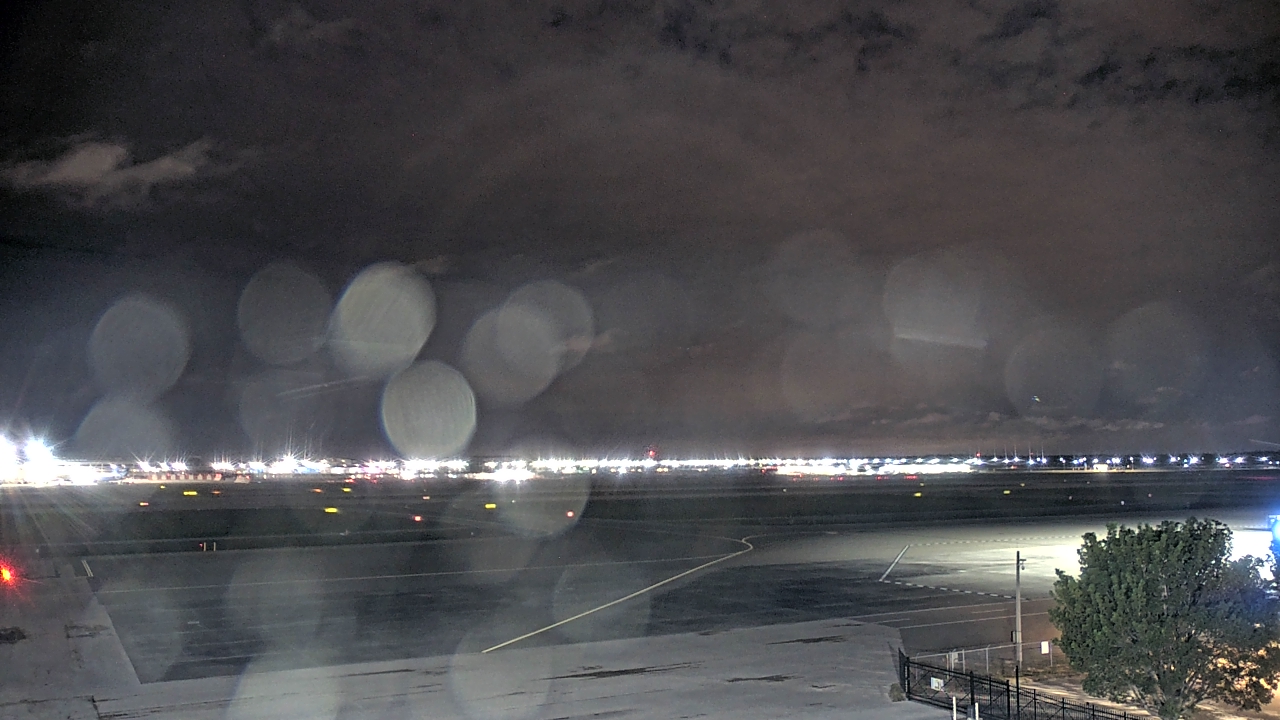 Thumbnail for current weather camera view from PrivateSky (R) Aviation Services Inc. in Fort Myers, Florida