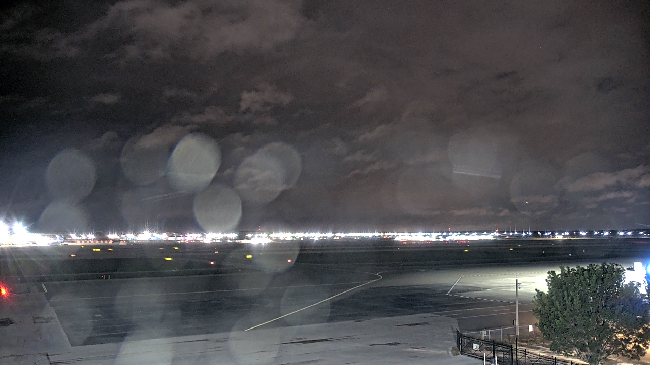 Thumbnail for current weather camera view from PrivateSky (R) Aviation Services Inc. in Fort Myers, Florida