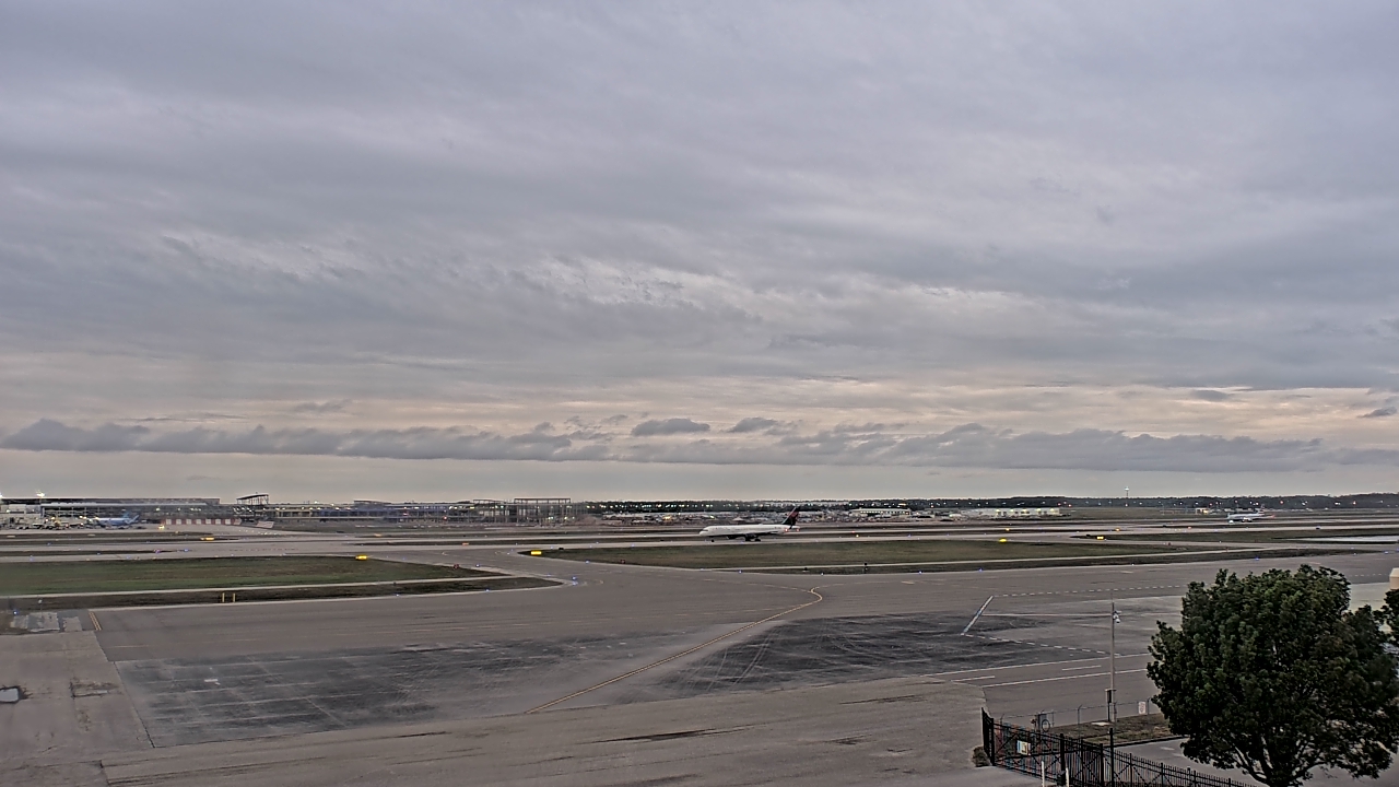 Thumbnail for current weather camera view from PrivateSky (R) Aviation Services Inc. in Fort Myers, Florida