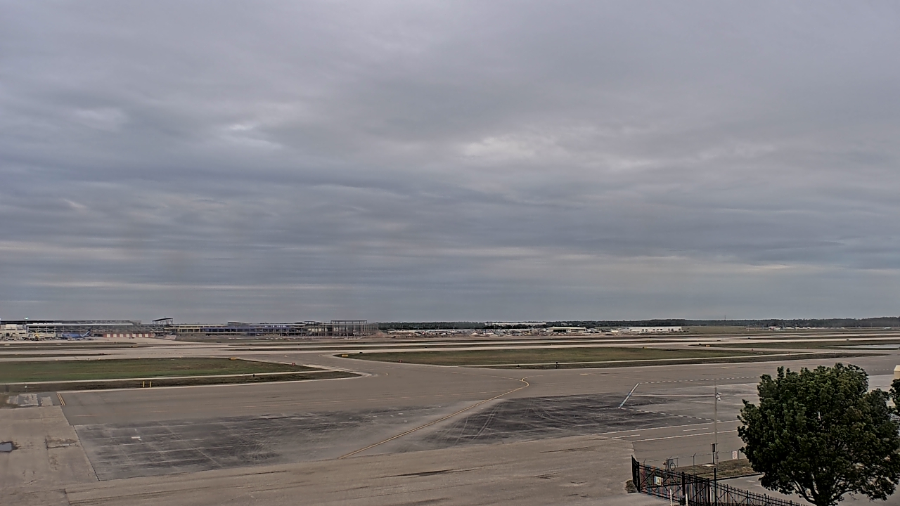 Thumbnail for current weather camera view from PrivateSky (R) Aviation Services Inc. in Fort Myers, Florida