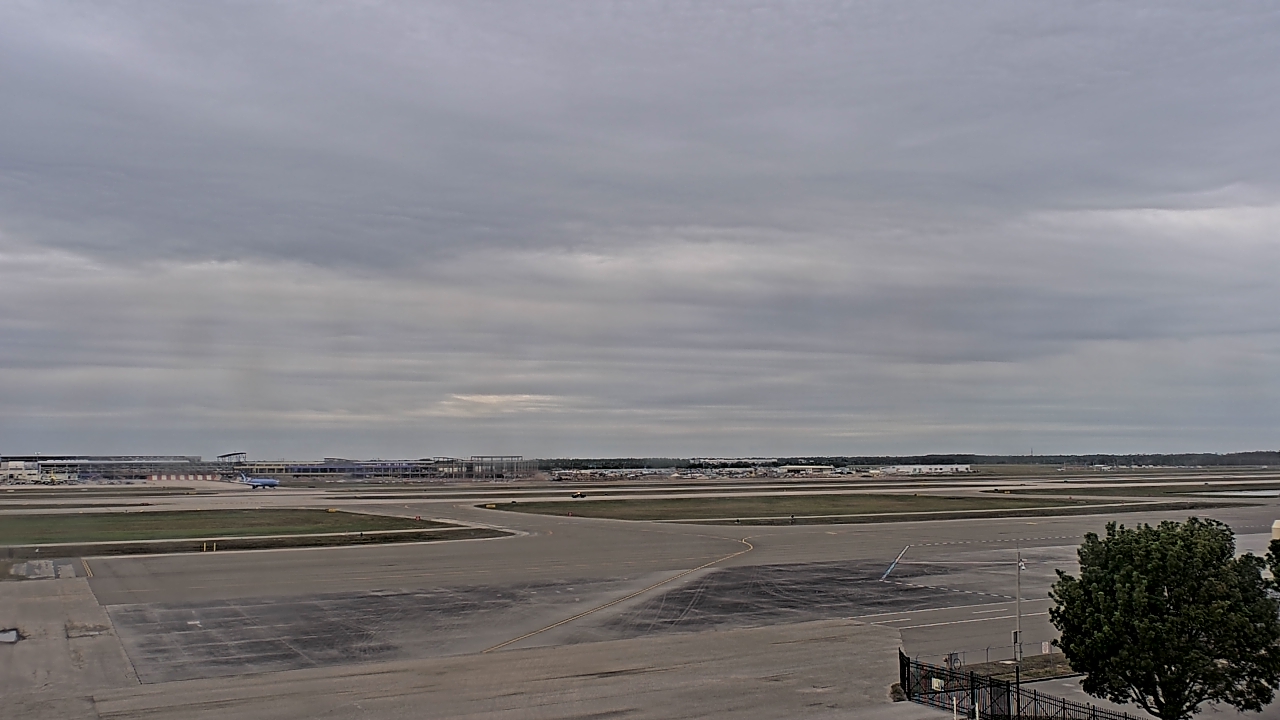 Thumbnail for current weather camera view from PrivateSky (R) Aviation Services Inc. in Fort Myers, Florida