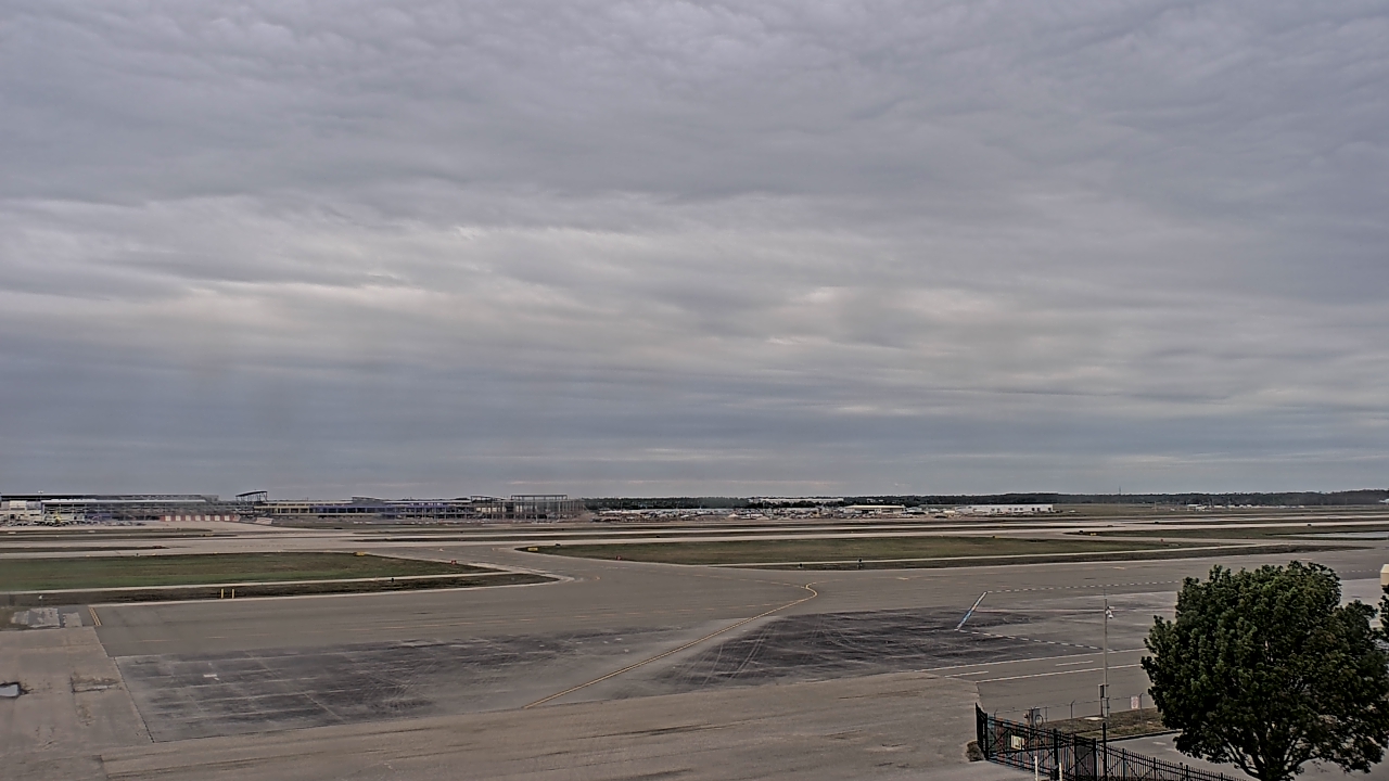 Thumbnail for current weather camera view from PrivateSky (R) Aviation Services Inc. in Fort Myers, Florida