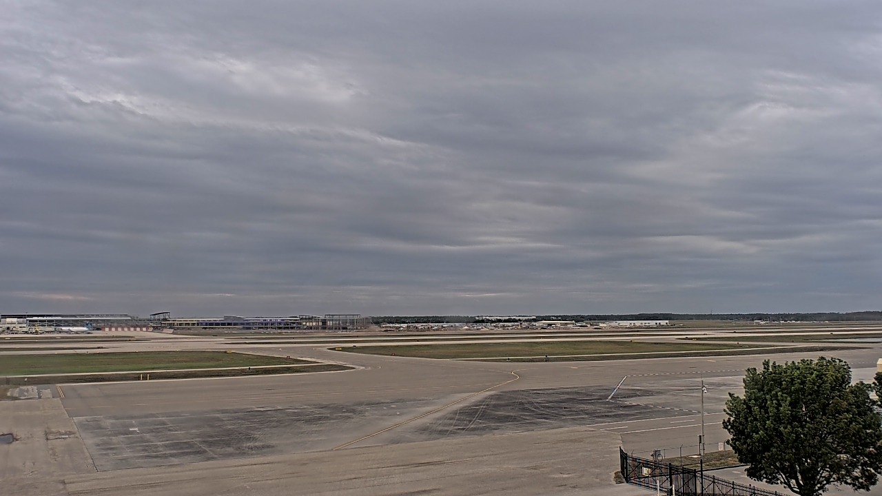 Thumbnail for current weather camera view from PrivateSky (R) Aviation Services Inc. in Fort Myers, Florida