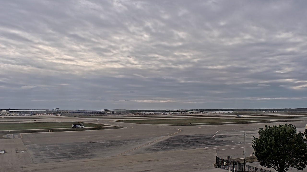 Thumbnail for current weather camera view from PrivateSky (R) Aviation Services Inc. in Fort Myers, Florida