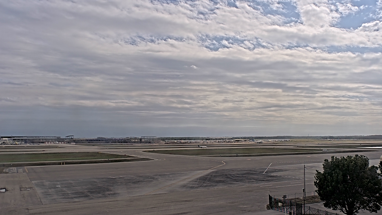 Thumbnail for current weather camera view from PrivateSky (R) Aviation Services Inc. in Fort Myers, Florida