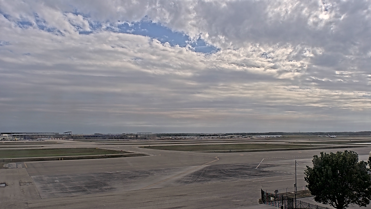 Thumbnail for current weather camera view from PrivateSky (R) Aviation Services Inc. in Fort Myers, Florida
